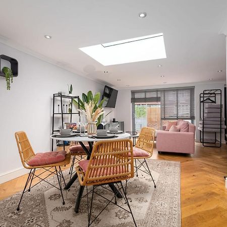 Guestready - Unique Home Near Wimbledon With Gorgeous Deck And Parking 伦敦 外观 照片