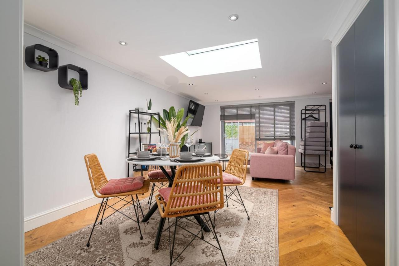 Guestready - Unique Home Near Wimbledon With Gorgeous Deck And Parking 伦敦 外观 照片