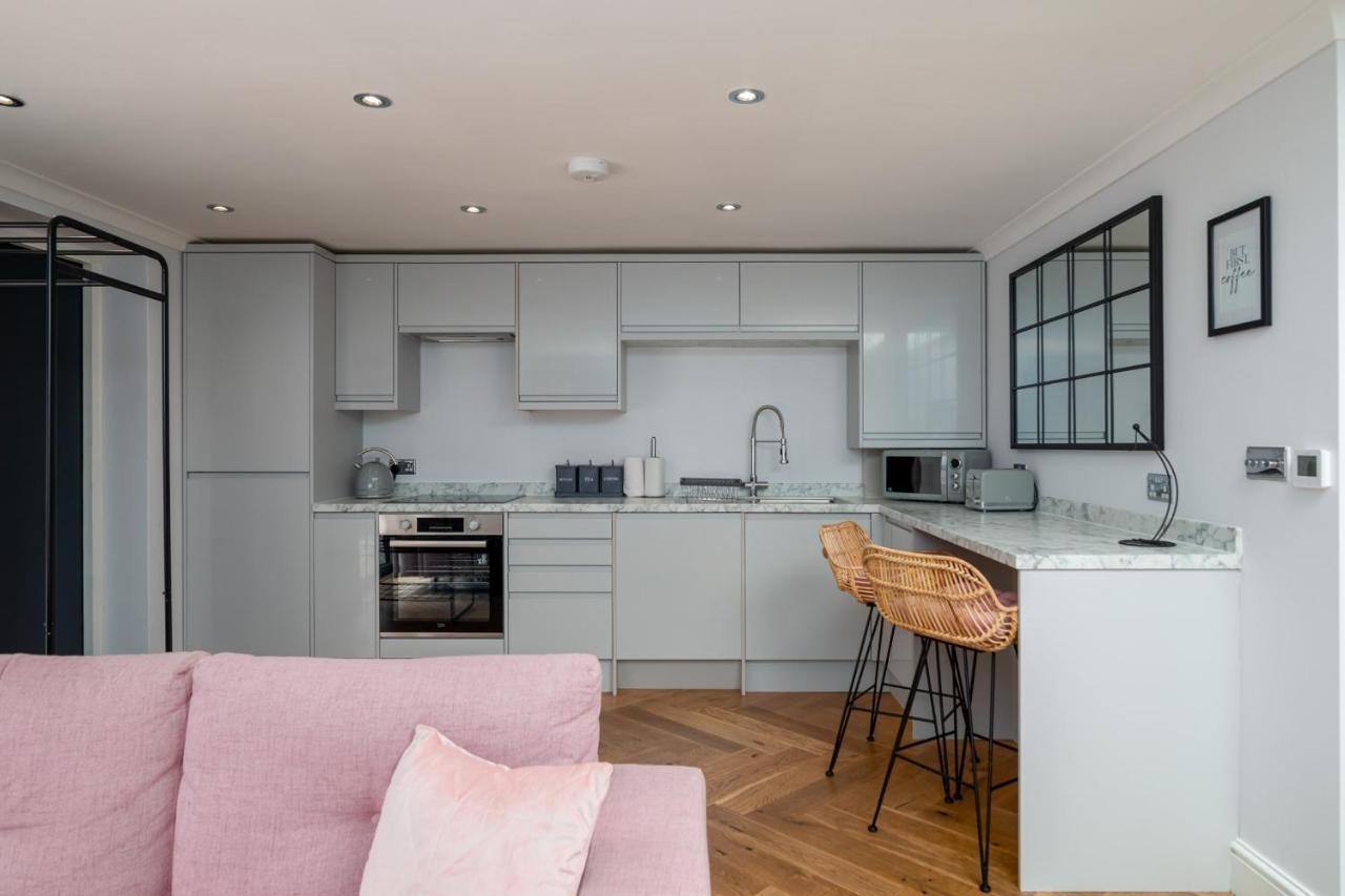 Guestready - Unique Home Near Wimbledon With Gorgeous Deck And Parking 伦敦 外观 照片