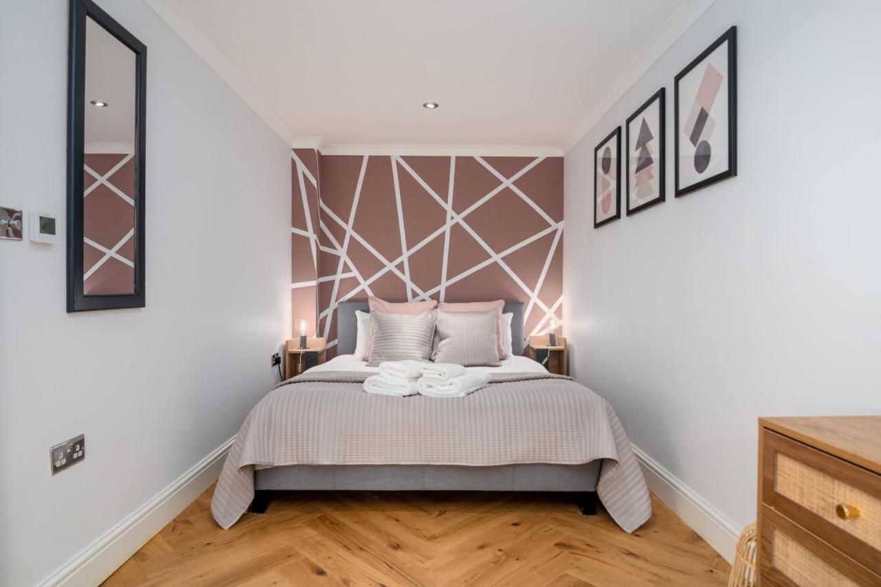 Guestready - Unique Home Near Wimbledon With Gorgeous Deck And Parking 伦敦 外观 照片